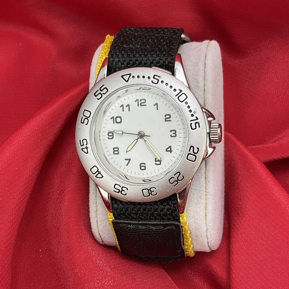 Black Yellow &‎ Silver Toned Wristwatch Luminous Hands New Battery